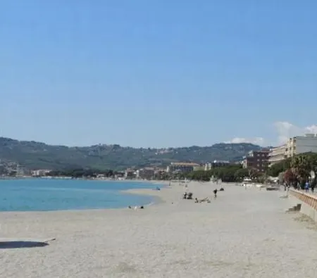 Appartement Ariazzurra S. Bart. San Bartolomeo Al Mare